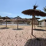 Maison Avec Mezzanine, Piscine, Parking Prive, Terrasse Et Climatisation A 900M De La Plage - Fr-1-225-695