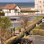 Appartement Proche Plage Avec Balcon, 4 Couchages, Parking Prive, Ideal Pour Familles! - Fr-1-712-26