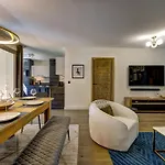 White Pearl Apartments