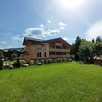 Appartement Lumineux 3* Avec Terrasse, 2 Chambres, Proche Centre Et Pistes, Garage Inclus - Fr-1-598-163