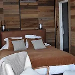Chalet Neuf 5 Chambres Avec Sauna Et Parking, Acces Direct Aux Pistes - Fr-1-755-29