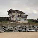 The Benervilloise Villa With Its Feet In The Water