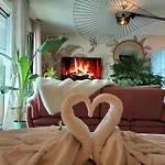 Cozy Nest Between Land And Sea