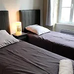Cozy House With Free Private Parking
