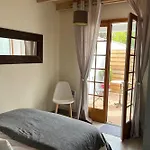 Cozy Retreat Near The Beach Terraces And Parking