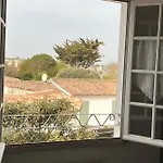 Apartment With Sea View Parking Garden And Beach Access