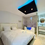 Sereni House Jacuzzi