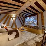 Chalet Red Fox