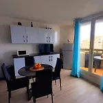 Duplex Familial 2 Chambres Avec Piscine Et Parking, Acces Lac - Fr-1-782-55