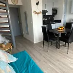 Duplex Familial 2 Chambres Avec Piscine Et Parking, Acces Lac - Fr-1-782-55