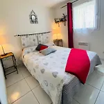Jolie Villa 6 Pers Terrasse Et Parking 400 M Plage - V0736