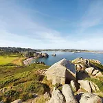 Bel Appartement Vue Sur Mer A Primel Tregastel