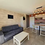 Studio Cabine Idealement Situe Vue Mer, Les Indes Galantes, Piscine, Parking