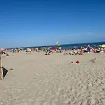 Maison Spacieuse Proche De La Mer Avec Piscine