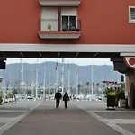 Bateau Au Coeur D'Hendaye