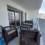 Appartement A 2 Pas De La Plage Avec Parking A Royan - Fr-1-550-90