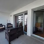 Appartement A 2 Pas De La Plage Avec Parking A Royan - Fr-1-550-90