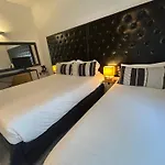Hotel De La Mer