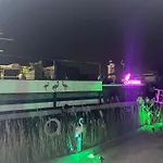 Sejour Atypique Et Insolite Sur Notre Peniche La Coradine Avec Grand Spa