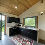 Villa 4 Pers. Avec Jardin Prive, Animaux Acceptes, Tout Confort A Messanges - Fr-1-379-136