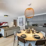 Appartement Neuf Avec Terrasse, 2 Chambres Pres Des Pistes, Sauna, Hammam, Salle De Sport, Parking - Fr-1-569-57
