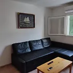 Villa Climatisee A Gruissan, Proche Plage Grazel, 6 Pers, Parking Prive, Terrasse, Equipee - Fr-1-796-70