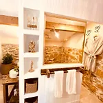 Authentique Bergerie En Pierre Avec Jacuzzi Piscine Et Massages La Grange Des Amoureux