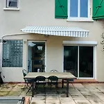 Maison Individuelle Avec Jardin Pour 6 Personnes Pres Du Centre-Ville - Fr-1-309-189
