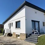 Villa De La Plage, Front De Mer, Juno Beach