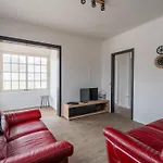 Maison Renovee Pour 8 Pers Avec Terrasse Pres Des Plages Et Activites - Fr-1-50-141