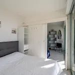 Appartement Front De Mer Pour 2 Avec Parking A Mimizan Plage - Fr-1-50-152