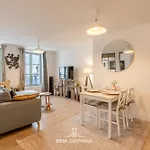 Magical Rooftop Views Historic City Center 2 Guests