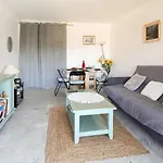 Appartement Cosy Dans Residence Avec Piscine Et A 2 Pas De La Mer