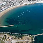 Spacieuse Maison De 180 M2, Jardin, La Plage A 15Min A Pied - 6 Personnes