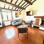 Grande Maison Avec Belle Cour - Parking - Barbecue En Pierre
