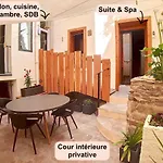 Spa Troglodyte Avec Cour, A 20M Des Plages, Loveroom Avec Jacuzzi 