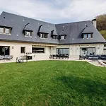 Villa De Luxe Avec Piscine Couverte, Vue Mer
