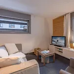 Chamonix : Appartement Moderne 4 Pers, Proche Gare Et Pistes, Avec Wifi Et Parking - Fr-1-343-255