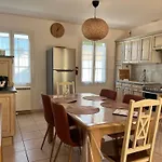 Jolie Maison Lumineuse