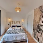 Maison Design En Bord De Lac
