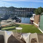 Marina Belle Vue Avec Appontement