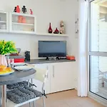 Studio Horizon-1 By Interhome