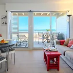 Studio Horizon-1 By Interhome