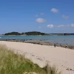 Maison Avec Wifi, Jardin Clos Et Terrasse, A 500M De La Mer Et Du Gr34, Ile Grande - Fr-1-368-13