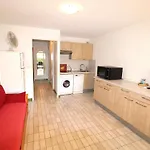 Charmant T2 Cabine Climatise Avec Terrasse, Parking A 100M De La Plage - Fr-1-307-111