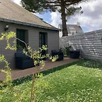 Charmante Maison Renovee Au Calme Avec Jardin Privatif, A 500M Des Plages Et Proche Commerces - Fr-1-306-1082