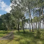 Appartements Au Coeur Du Golf, Proche Du Lac Et Velodyssee