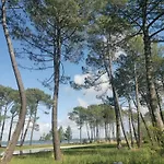 Appartements Au Coeur Du Golf, Proche Du Lac Et Velodyssee