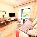 La Petite Pinede Studio Climatise Proche Plage