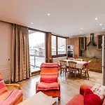 Appartement Lumineux Avec Balcon • Parking & Wifi • Proche Centre Et Pistes - Fr-1-518-93